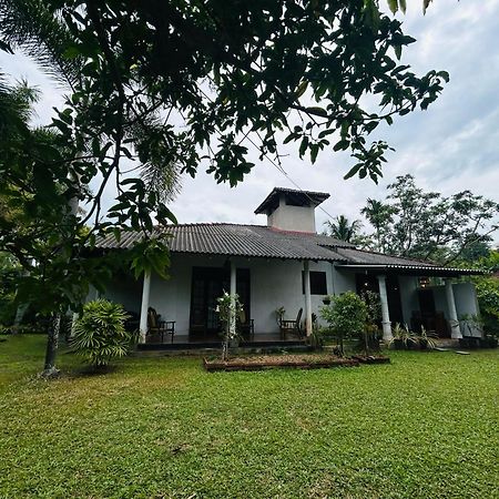 Villa Vinstar Katukurunda Exterior photo